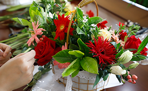 康景輝插花會“感恩六月，插花品恩”